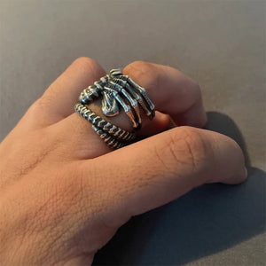 Alien Facehugger Ring