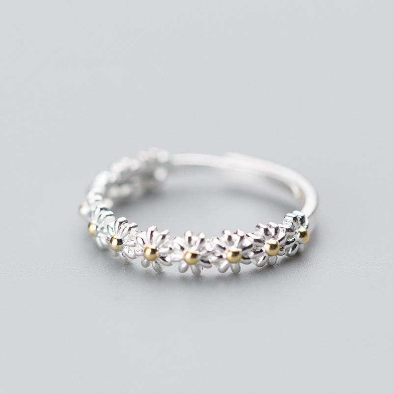 Adjustable Daisy Ring